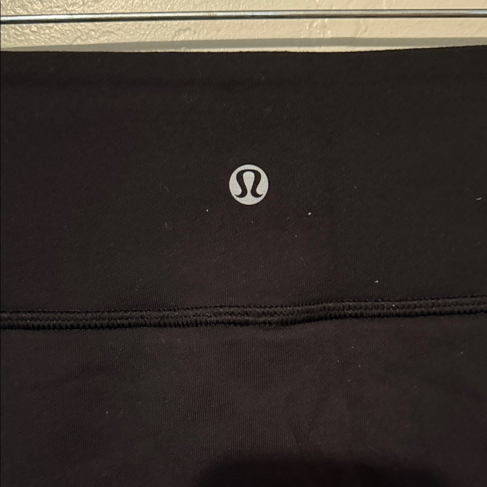 Lululemon Athletica Black and White Polka Dot Skirted Crop Leggings 4 - Picture 9 of 10